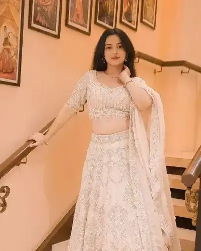 Escort Narwar